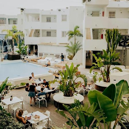 Apartamentos Bora Bora - Adults Only Playa d'en Bossa Luaran gambar