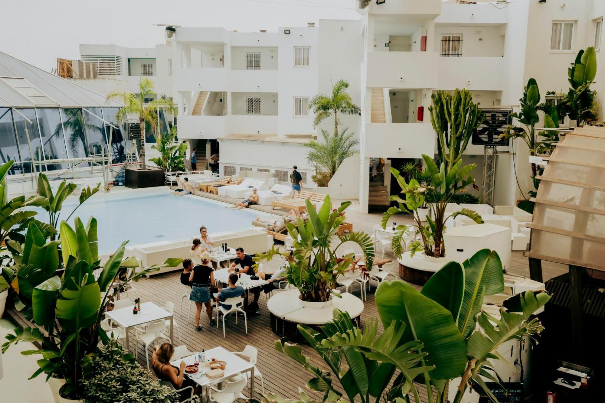 Apartamentos Bora Bora - Adults Only Playa d'en Bossa Luaran gambar