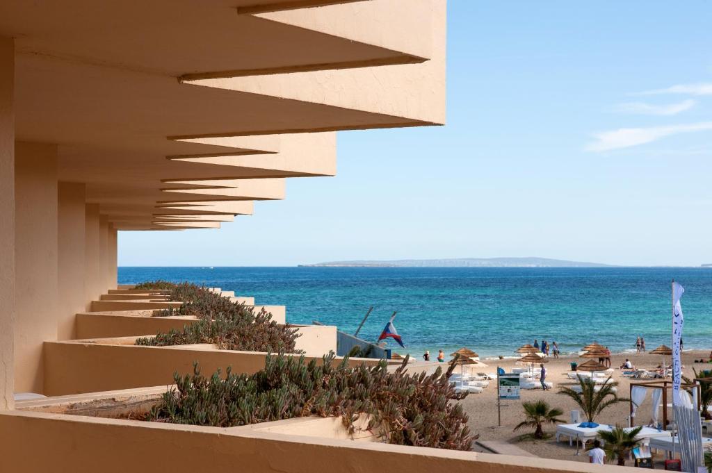 Apartamentos Bora Bora - Adults Only Playa d'en Bossa Luaran gambar