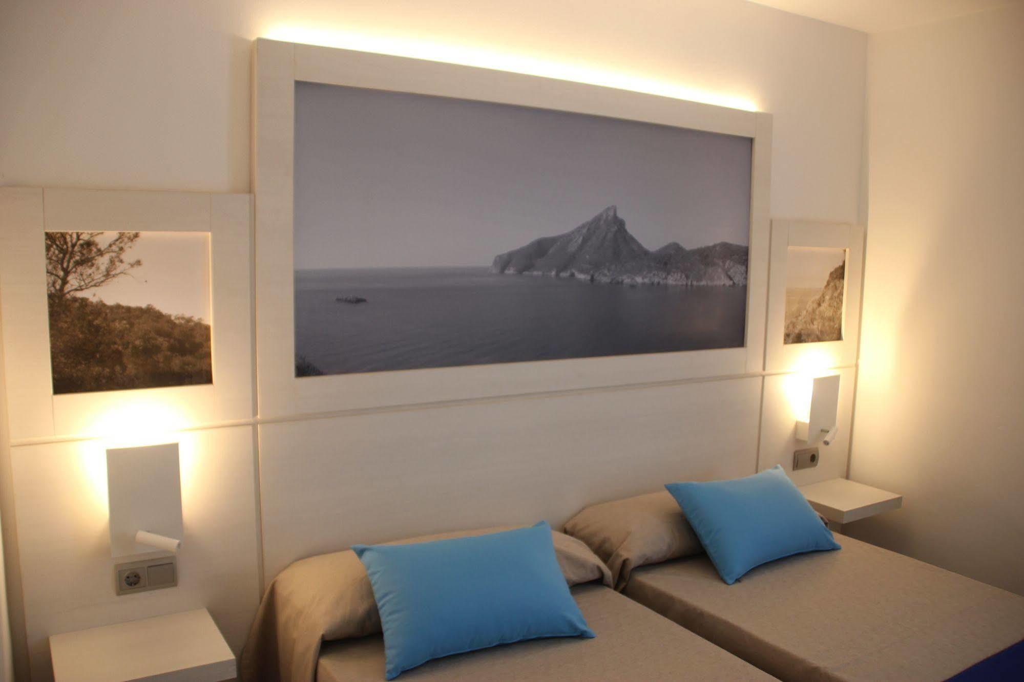 Apartamentos Bora Bora - Adults Only Playa d'en Bossa Luaran gambar