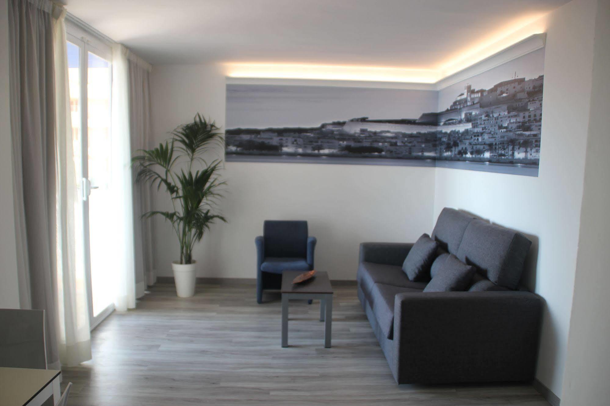 Apartamentos Bora Bora - Adults Only Playa d'en Bossa Luaran gambar
