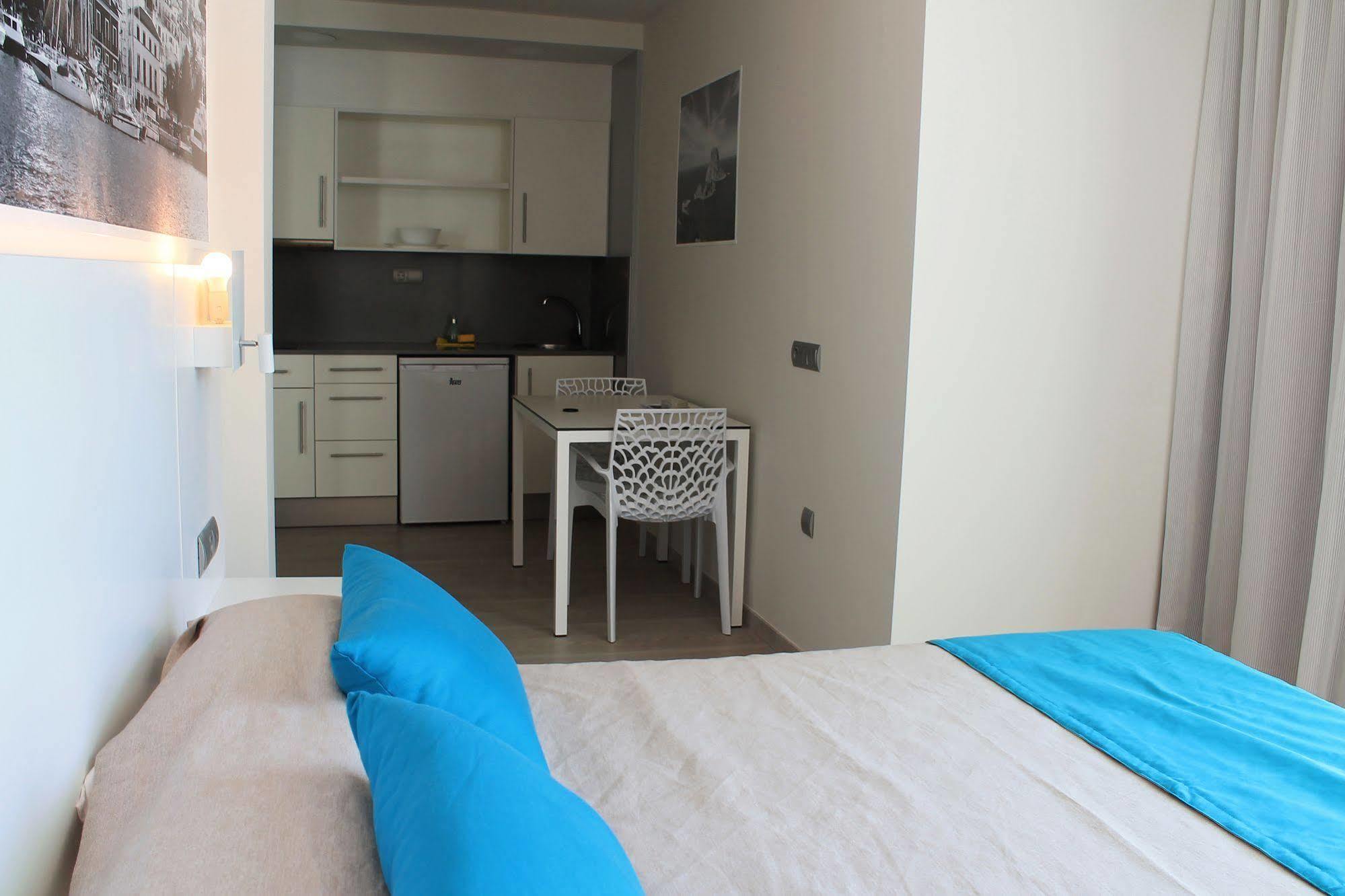 Apartamentos Bora Bora - Adults Only Playa d'en Bossa Luaran gambar