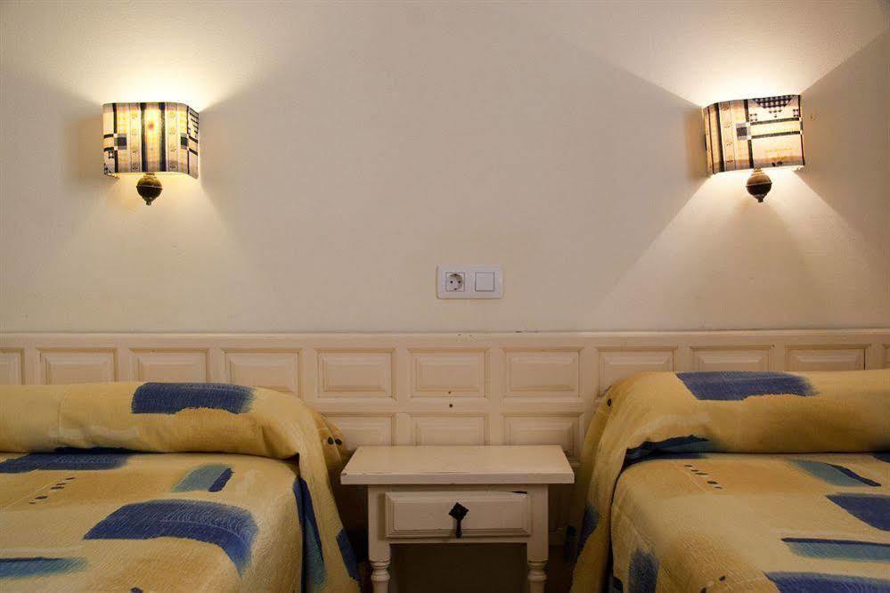 Apartamentos Bora Bora - Adults Only Playa d'en Bossa Luaran gambar